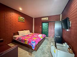 Suree Garden Resort & Karaoke