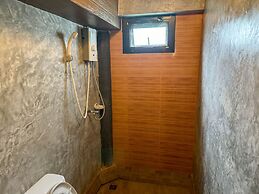 Suree Garden Resort & Karaoke