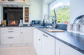 Waters Edge - 2 Bedroom Apartment - Tenby