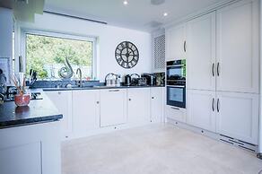 Waters Edge - 2 Bedroom Apartment - Tenby