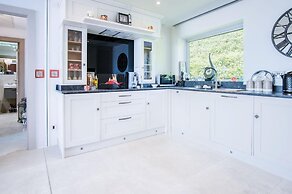 Waters Edge - 2 Bedroom Apartment - Tenby