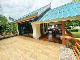 OYO 75497 Uncle Odd Talay View Resort