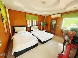 OYO 75497 Uncle Odd Talay View Resort
