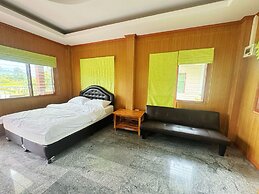 OYO 75497 Uncle Odd Talay View Resort