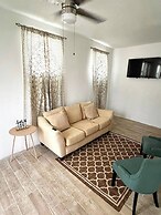 Zen 2br Near Beaches And Attractions