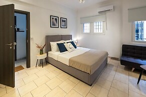 Phaedrus Living: Athens Studios Angel