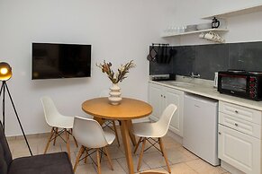 Phaedrus Living: Athens Studios Angel