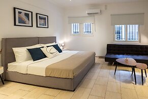 Phaedrus Living: Athens Studios Angel