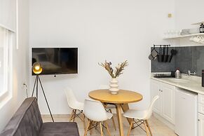 Phaedrus Living: Athens Studios Angel