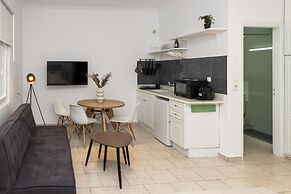 Phaedrus Living: Athens Studios Angel