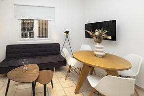 Phaedrus Living: Athens Studios Angel