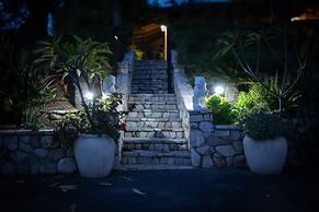 Nature Inspired Villa Designed for Wellness