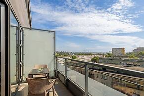 Modern Studio Hanza Tower by Renters