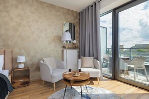 Modern Studio Hanza Tower by Renters