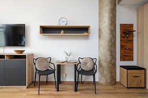 Modern Studio Hanza Tower by Renters