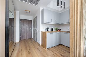 Modern Studio Hanza Tower by Renters