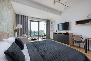 Modern Studio Hanza Tower by Renters