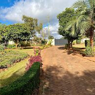 Exquisite 3 bed With Pool and Solar - 2238