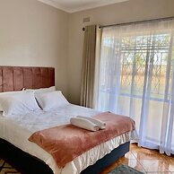 Exquisite 3 bed With Pool and Solar - 2238