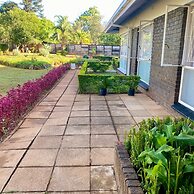 Exquisite 3 bed With Pool and Solar - 2238