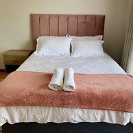 Exquisite 3 bed With Pool and Solar - 2238