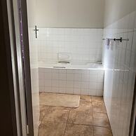 Exquisite 3 bed With Pool and Solar - 2238