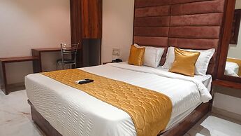 Hotel Palms Residency