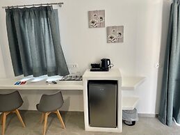 Tarelis Beach Apartments & Studios