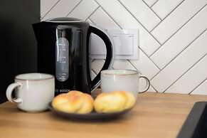 Bright Apartment With Parking by Renters