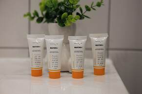 Bright Apartment With Parking by Renters