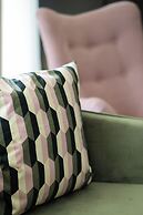 Bright Apartment With Parking by Renters