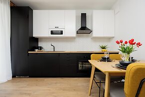 Bright Apartment With Parking by Renters
