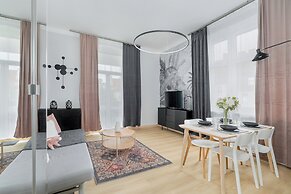 Poznan 3rd Floor Studio for 2 by Renters
