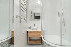 Poznan 3rd Floor Studio for 2 by Renters