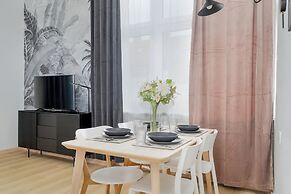Poznan 3rd Floor Studio for 2 by Renters
