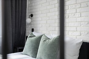 Poznan Apartment With Desk by Renters