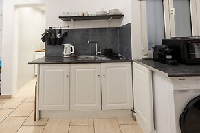 Phaedrus Living Athens Studios Paris