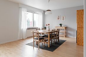 Spacious 3BR Apartment in Kaleva