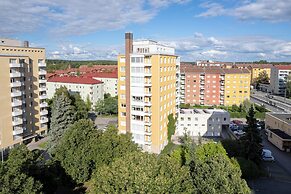 Spacious 3BR Apartment in Kaleva
