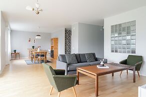 Spacious 3BR Apartment in Kaleva