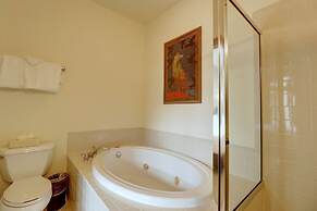 Er9 Elk Run 4 Bd 4.5 Ba 4 Bedroom Townhouse by RedAwning