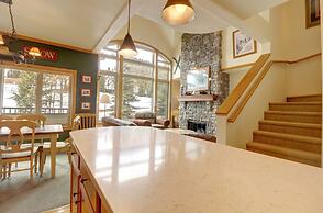 Er9 Elk Run 4 Bd 4.5 Ba 4 Bedroom Townhouse by RedAwning