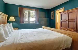 Er9 Elk Run 4 Bd 4.5 Ba 4 Bedroom Townhouse by RedAwning