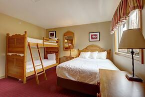 Er9 Elk Run 4 Bd 4.5 Ba 4 Bedroom Townhouse by RedAwning