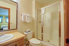 Er9 Elk Run 4 Bd 4.5 Ba 4 Bedroom Townhouse by RedAwning