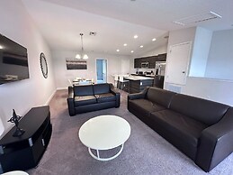 Balmoral Resort-121kb 2 Bedroom Townhouse by RedAwning