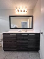 Balmoral Resort-121kb 2 Bedroom Townhouse by RedAwning