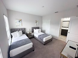 Balmoral Resort-121kb 2 Bedroom Townhouse by RedAwning