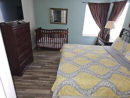 Spacious 7 Br, 4.5 Br Retreat With Pool 7 Bedroom Condo by RedAwning