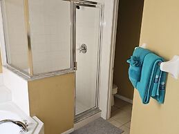 Spacious 7 Br, 4.5 Br Retreat With Pool 7 Bedroom Condo by RedAwning